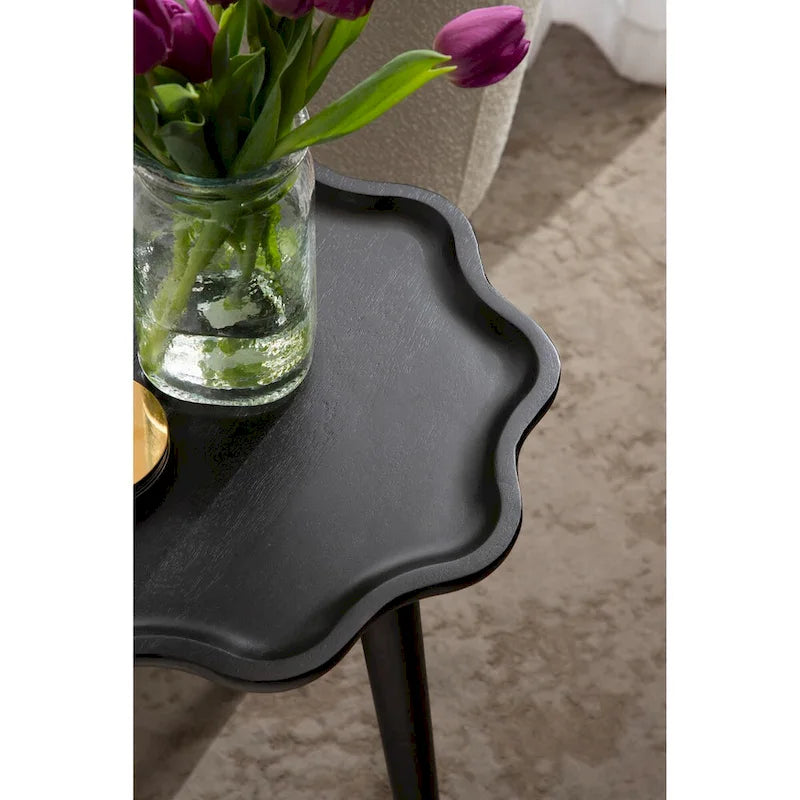 Table d'appoint en bois festonné