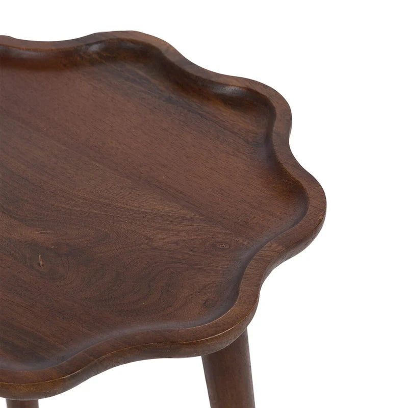 Table d'appoint en bois festonné
